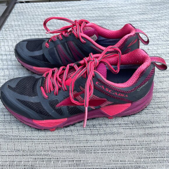 Brooks Cascadia 11‎ Womens Size 6 Gore-TexTrail Trial Running Shoes Black Pink - Picture 1 of 13